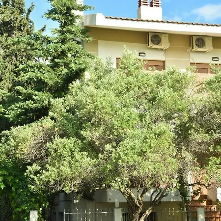 Kapari House 1 Min From The Of Holiday home